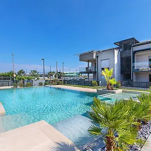  Apartment Una Terrazza Sul Lago A2 Con Piscina By Wonderful Italy